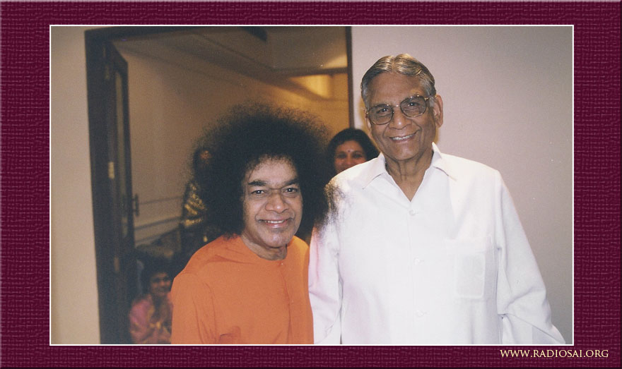 Vida Kulwant con Sathya Sai Baba
