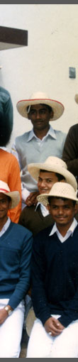 sathya sai baba with students in kodai
